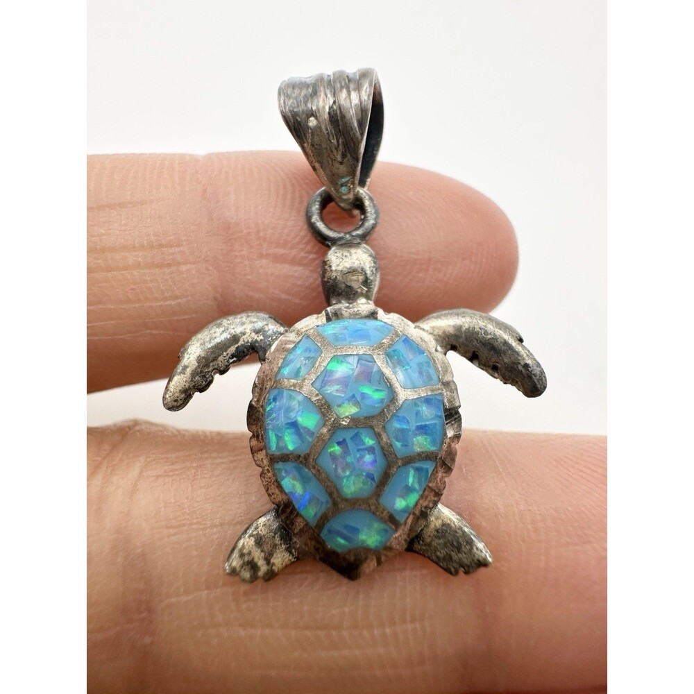 950 Silver Opal Inlay Sea turtle Pendant